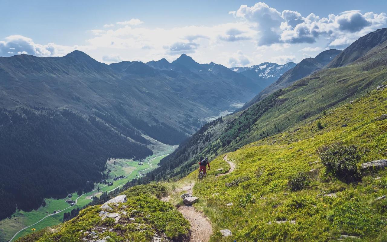 Hotel Alte Post By Mountain Hotels Davos Bagian luar foto